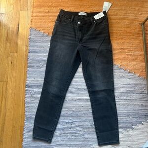 Abercrombie & Fitch Crossover Charcoal Skinny Jeans - Sz 29